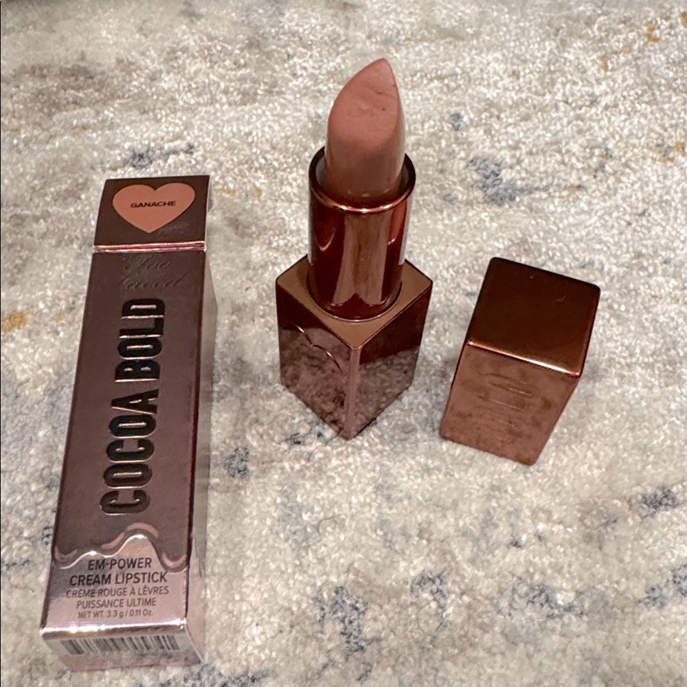 Too Faced Cocoa Bold Lipstick
BNIB 
Color-Ganache
